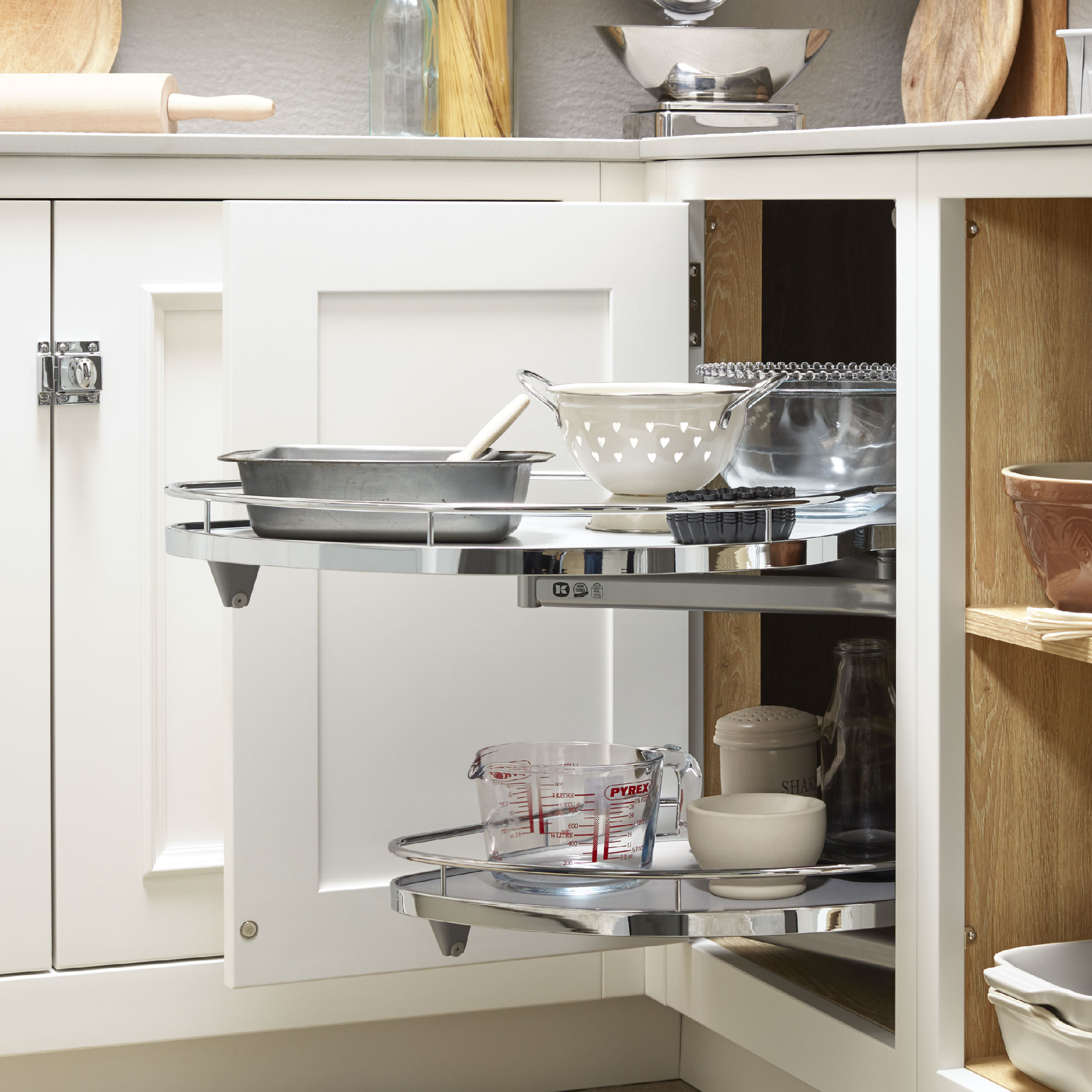 CORNER STORAGE